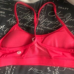 Lululemon sports bra size 4